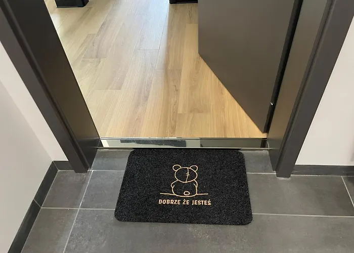 Arkady Apartamento Police